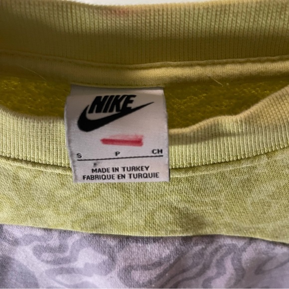 NIKE Euphoria Trend Cropped Graphic Sweatshirt Small - Picture 5 of 5